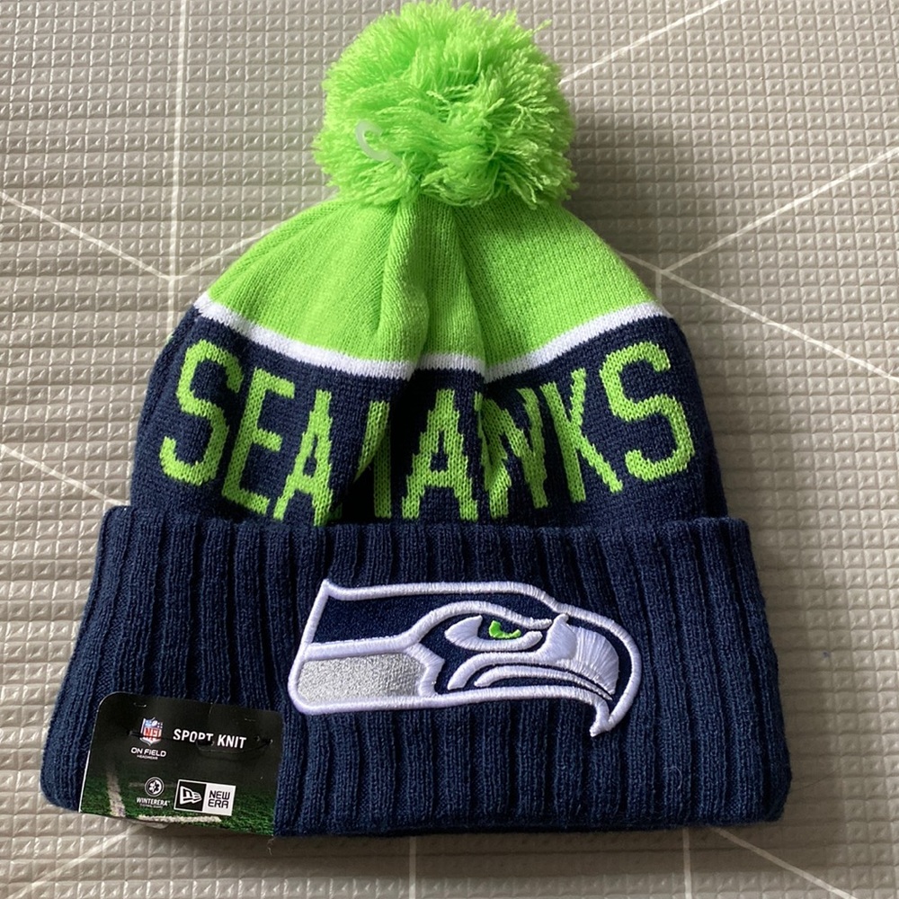 NWT Seattle Seahawks Sideline knit.